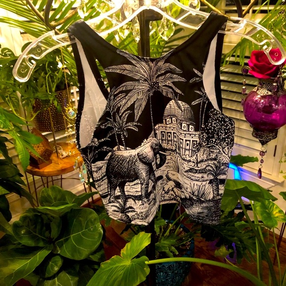 BlackMilk Elephant Walk Reversible Crop Top - Picture 4 of 13